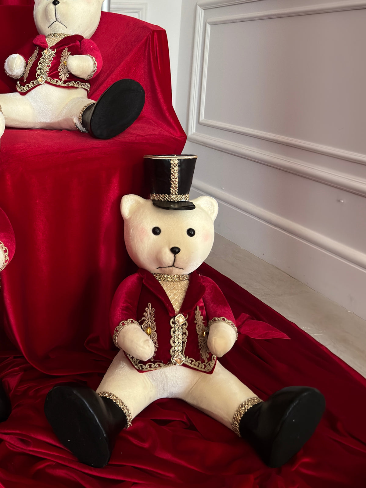 Sitzender Teddybär Royal Velvet 48 cm